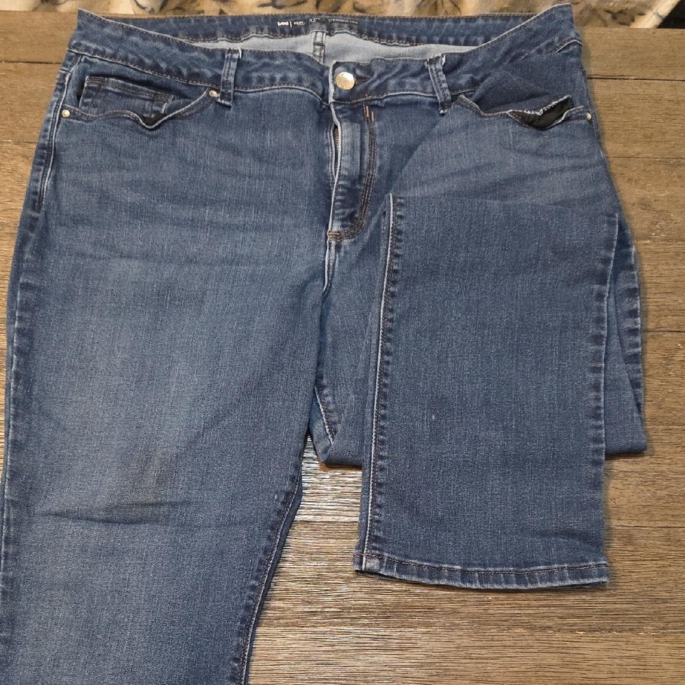 Lee Women's Straight Leg Jeans in Dark Blue
